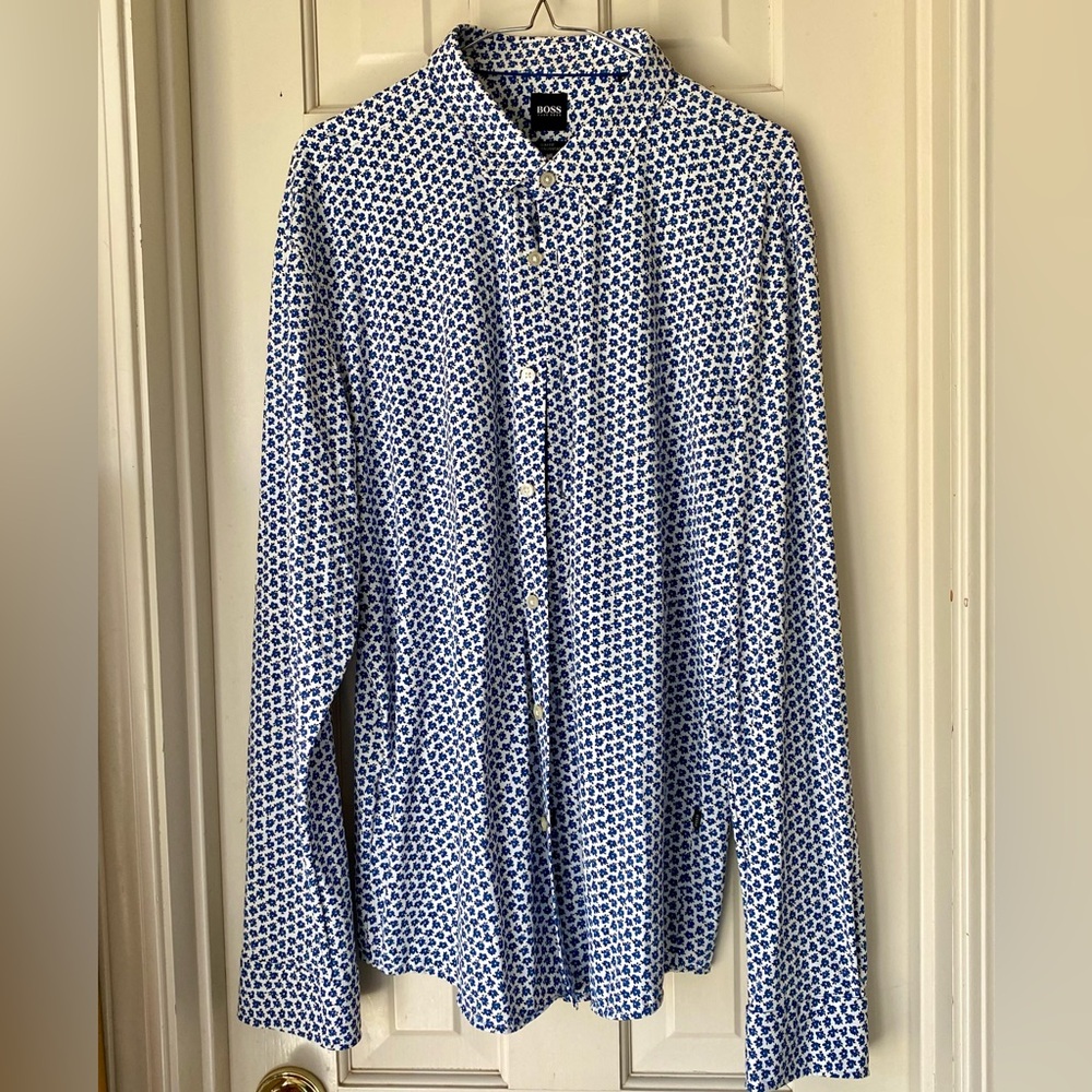 Hugo Boss New Italian Men’s Long Sleeved Slim Fit Dress Shirt blue/white Flowers